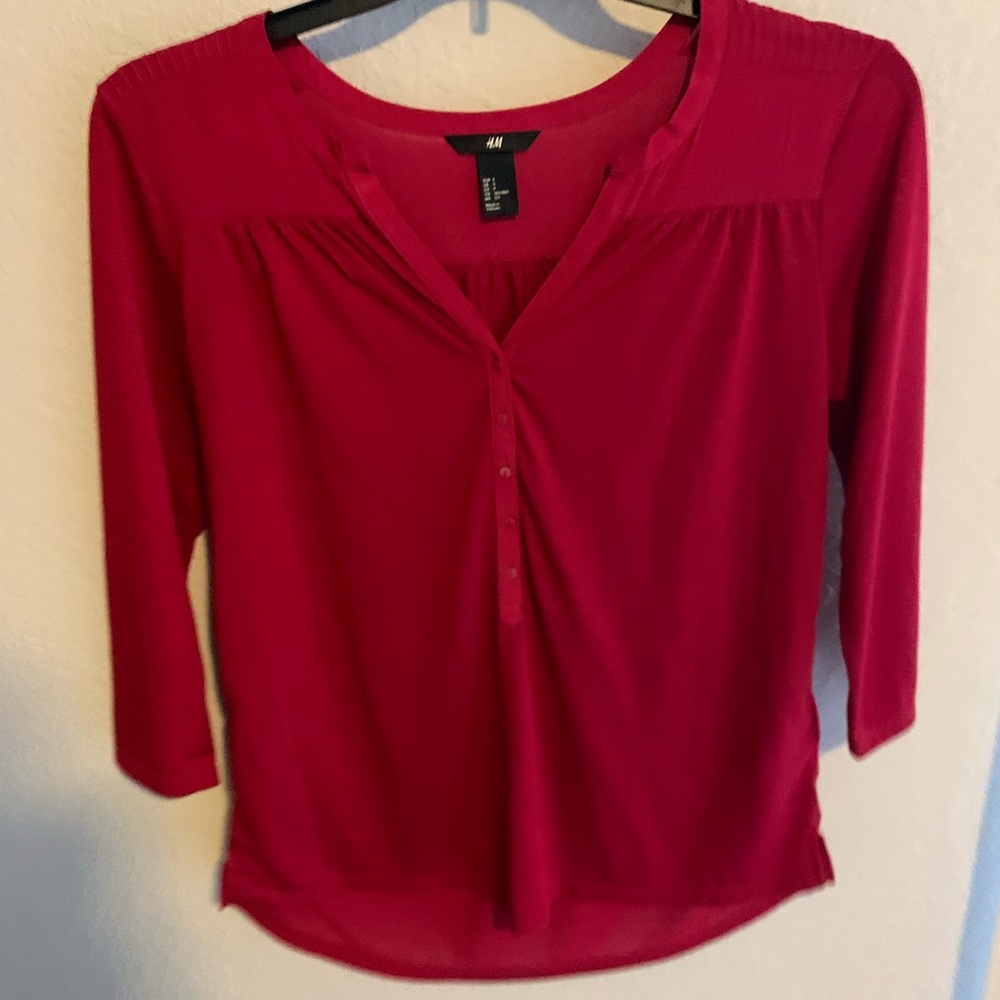 Quarter sleeve top